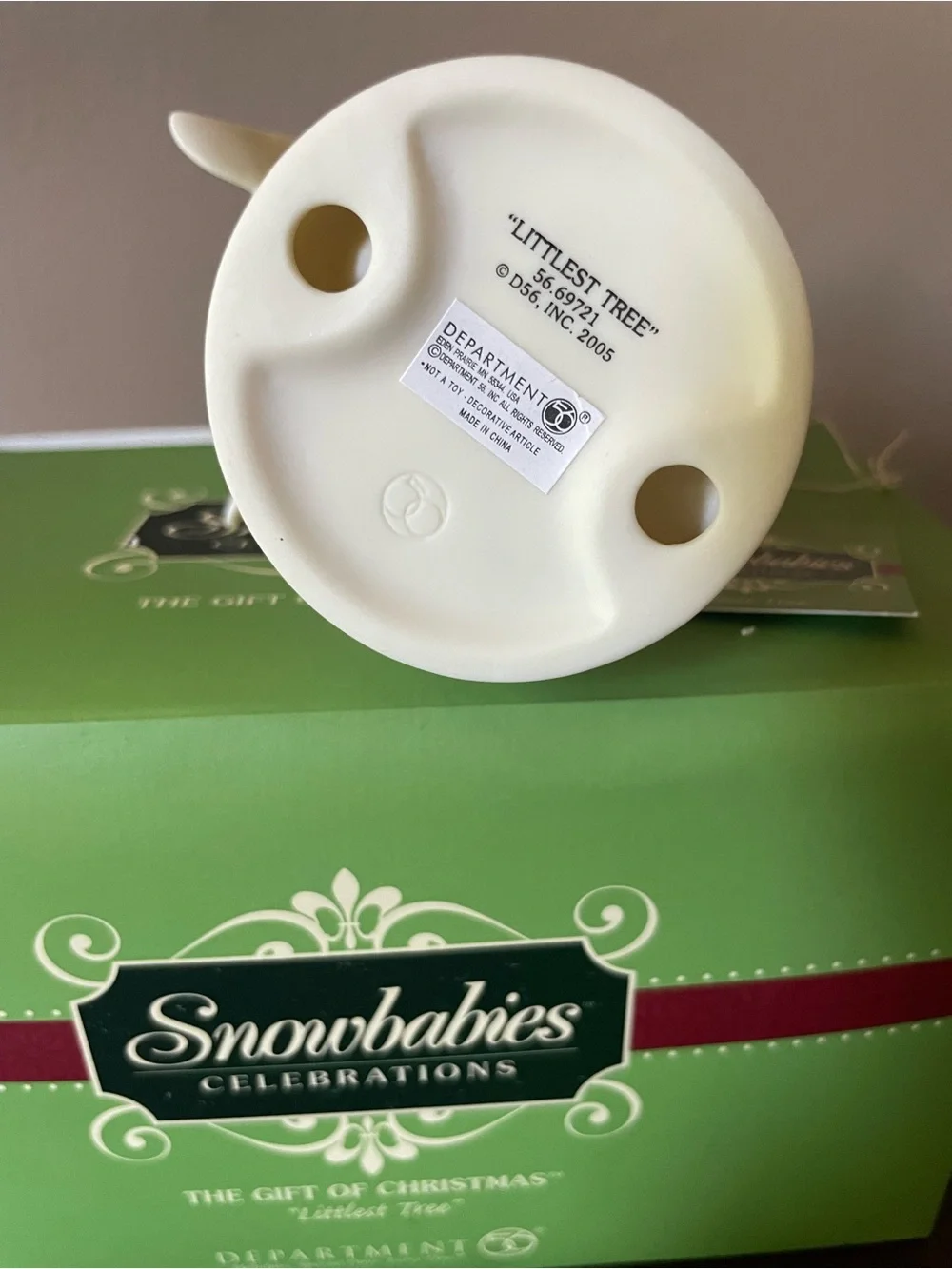 Department 56 Snowbabies The Gift of Christmas 